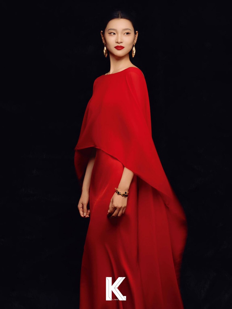 2026년 신상 패션 고급 레드 감성 레트로 스튜디오  - Ethnic Fashion Photography 리뷰 및 가격