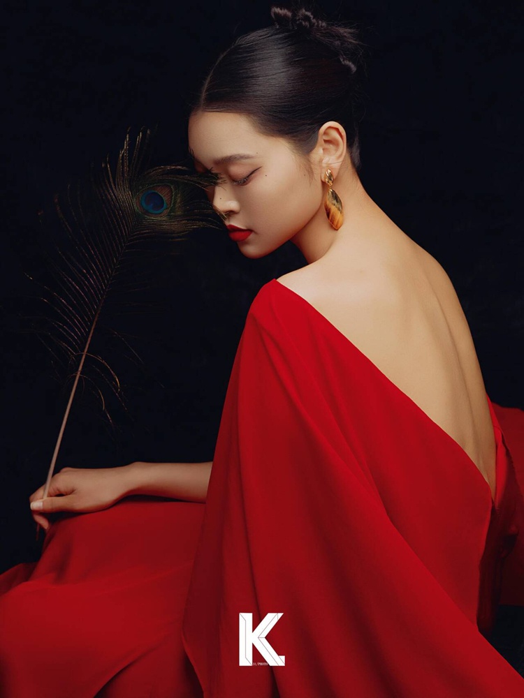 2026년 신상 패션 고급 레드 감성 레트로 스튜디오  - Ethnic Fashion Photography 리뷰 및 가격